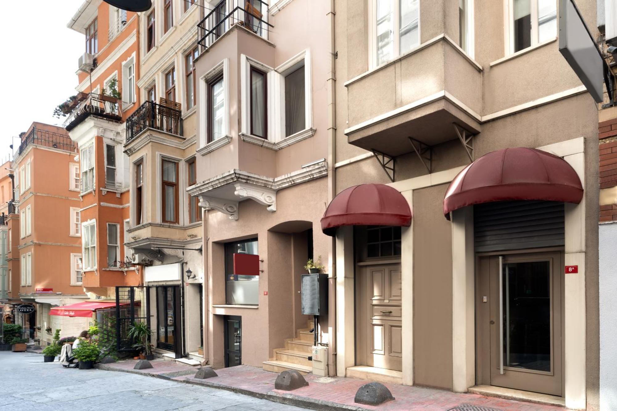 Meroddi Galata Flats, Istanbul